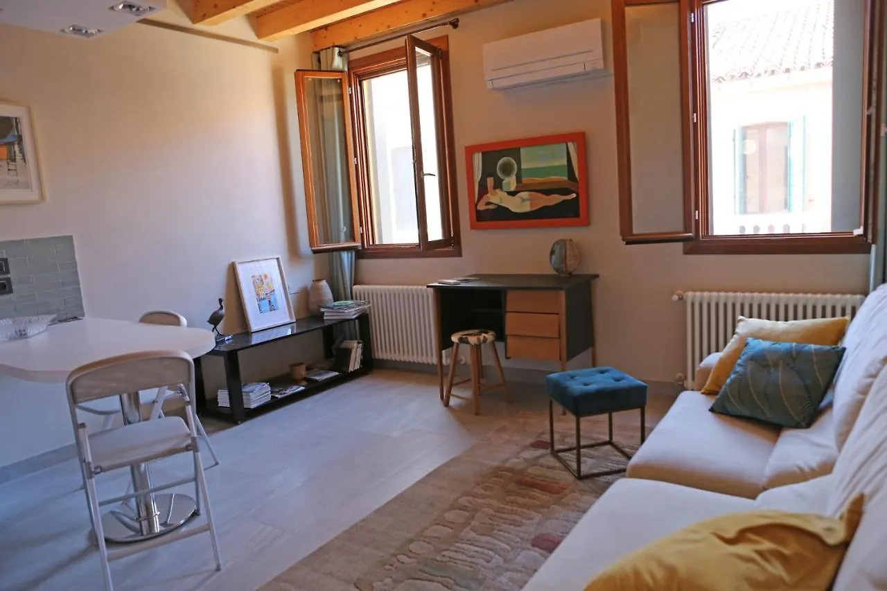 Shuttered Dreams Murano Venice Appartement
