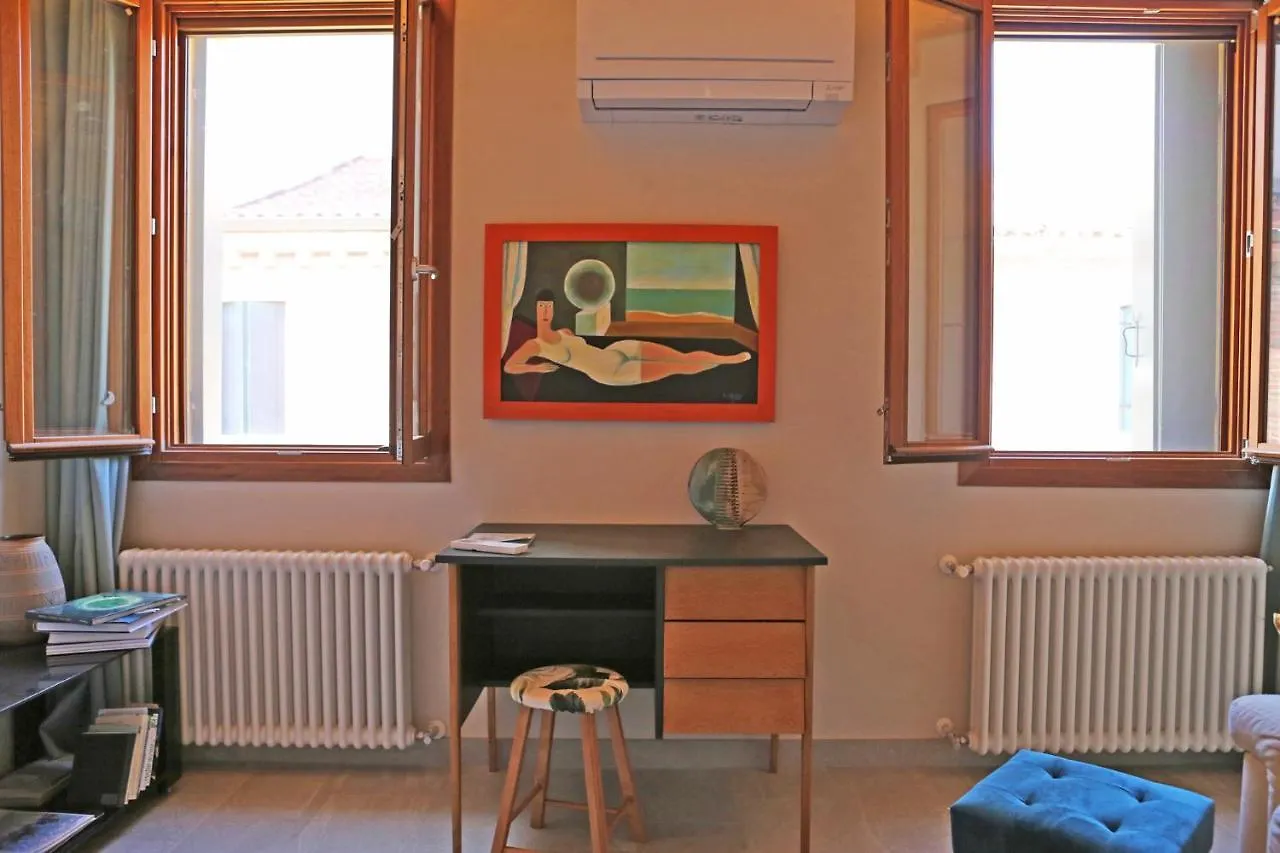 Shuttered Dreams Murano Venice Appartement