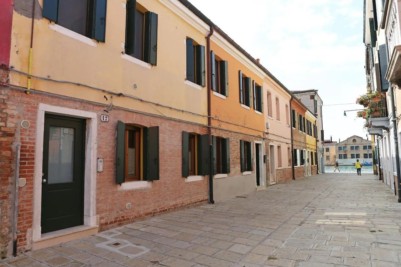 Shuttered Dreams Murano Venice Appartement Italië