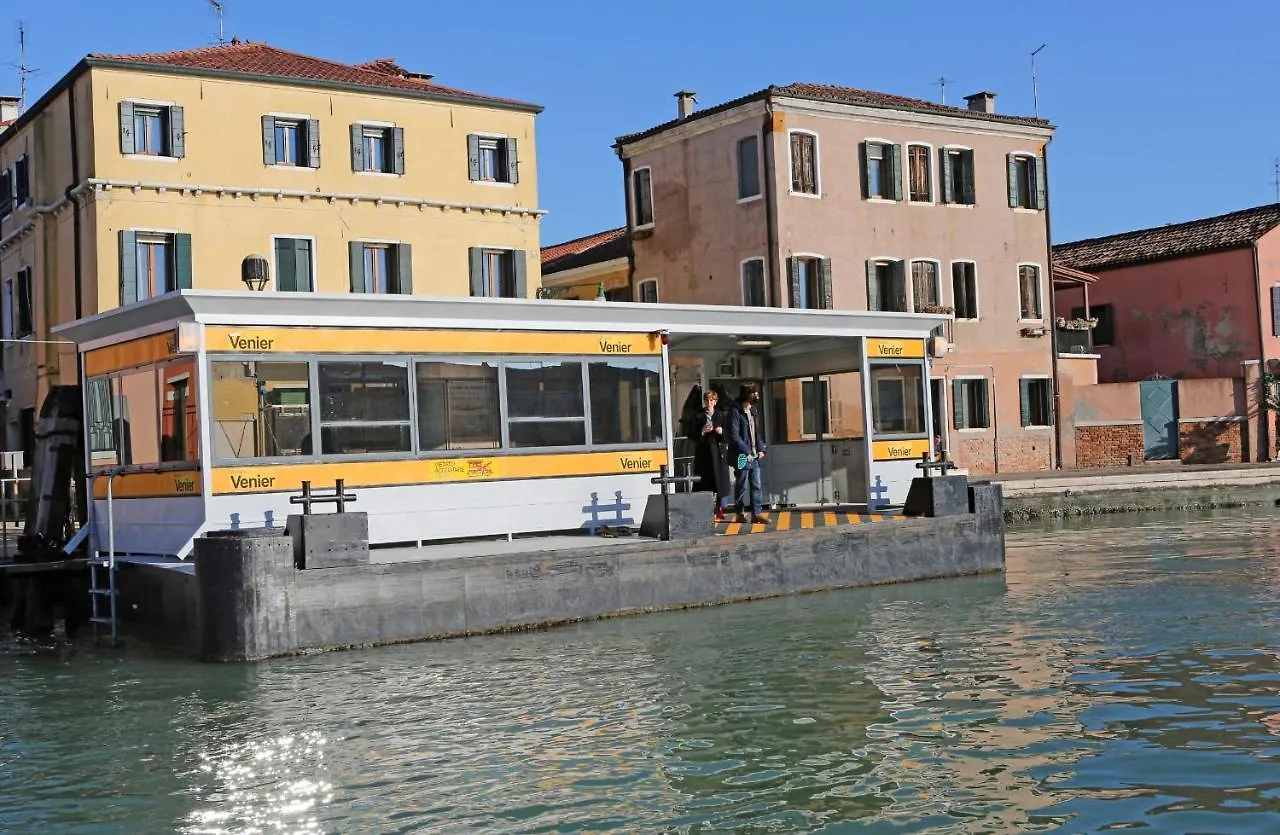 Shuttered Dreams Murano Venice Appartement